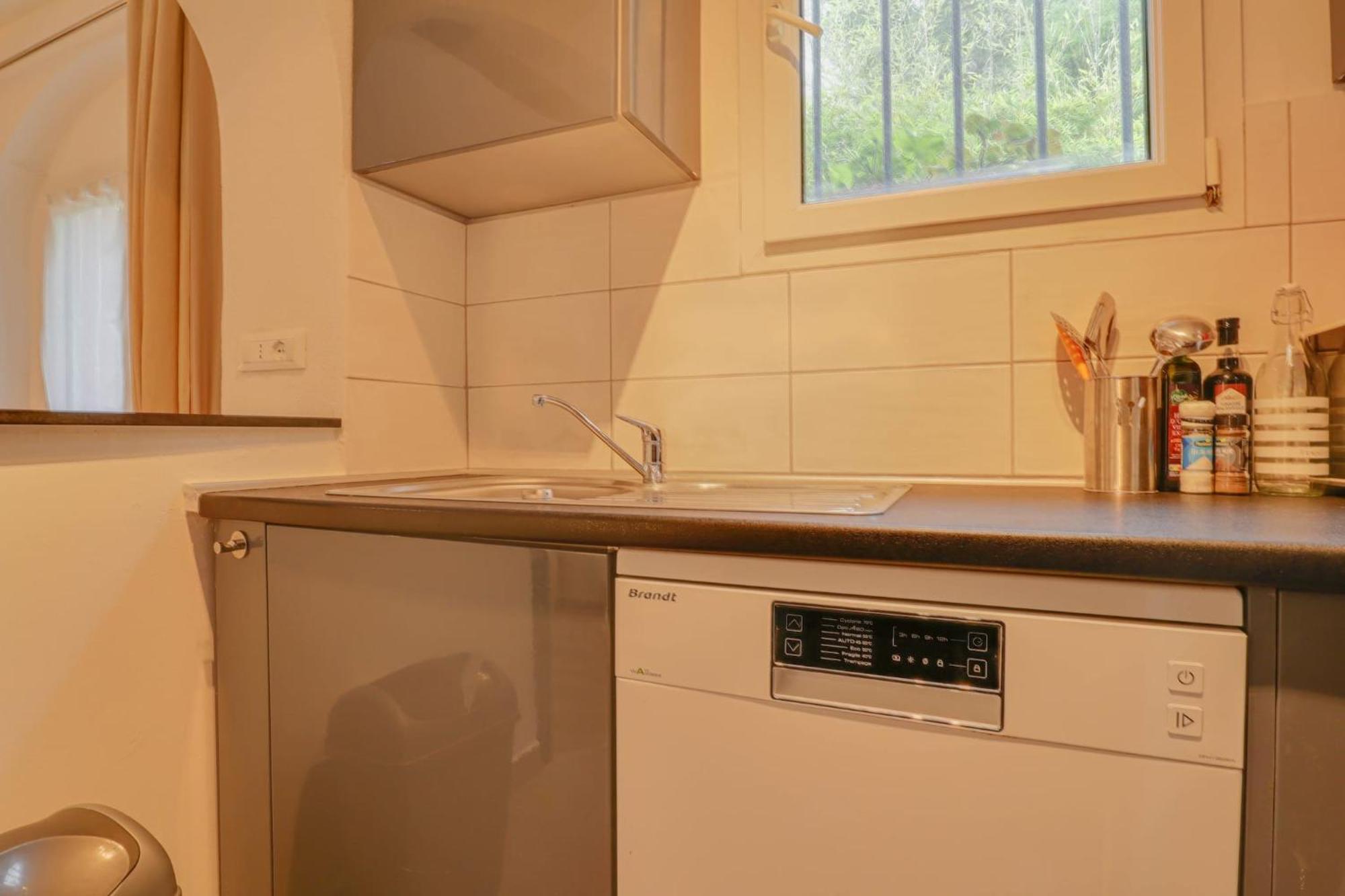 "La Petite Maisonnette" Au Calme, Proche Plage Menton Extérieur photo